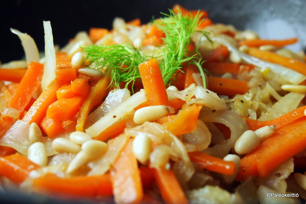 Talvinen porkkana-fenkolilisuke