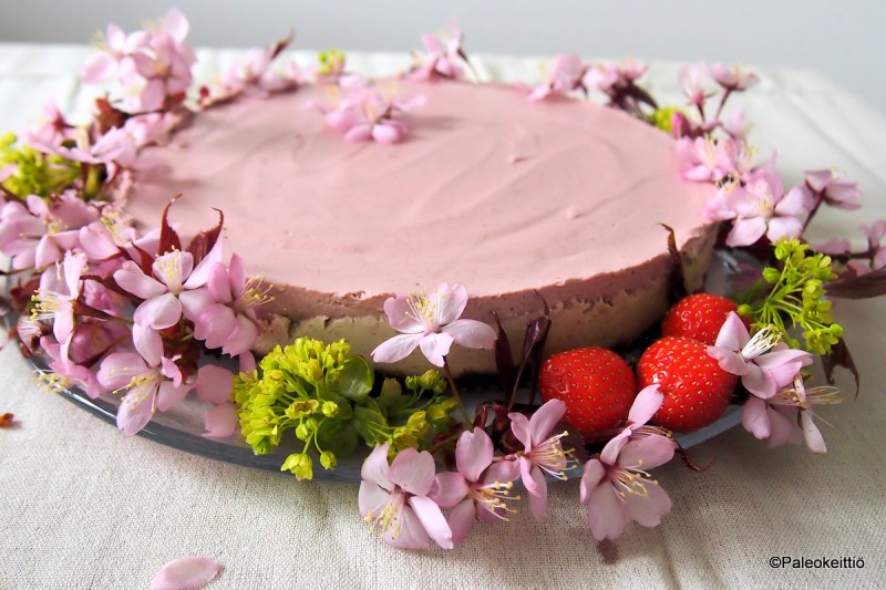 Äitienpäiväkakku | paleokeittio.fi