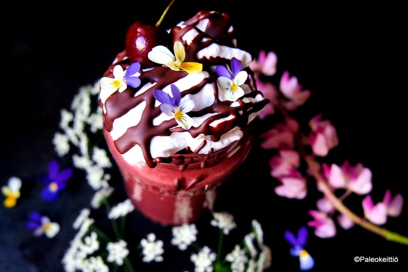 Kirsikka-suklaapirtelö | paleokeittio.fi