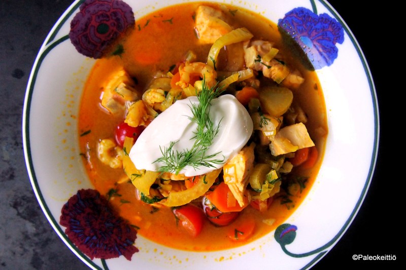 Lohi-katkarapukeitto | paleokeittio.fi