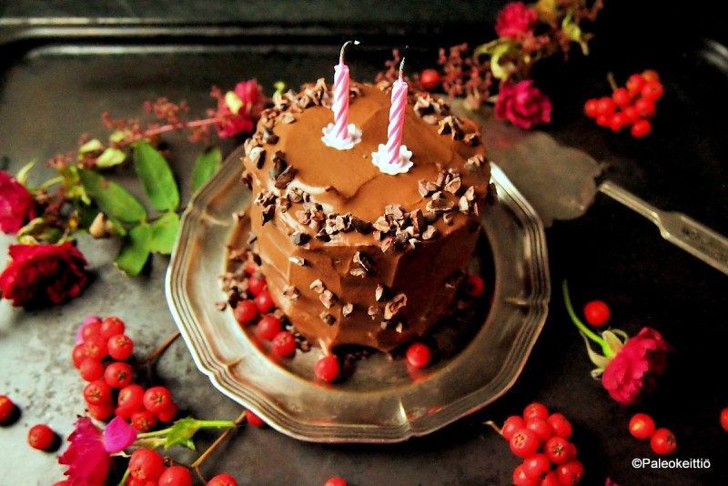 Kahden tonnin tuplasuklaakakku (G,M,KM) | paleokeittio.fi