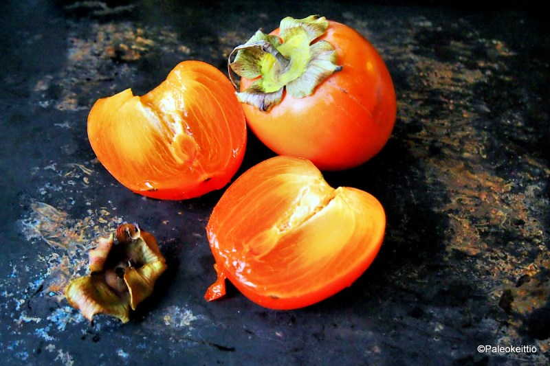 Fruity persimmon smoothie | paleokeittio.fi