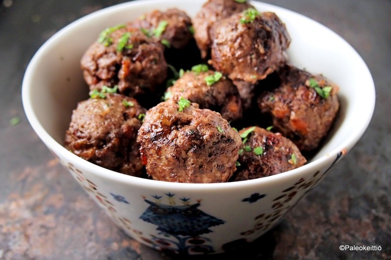 Pekonilihapullat ja bataattipyrè