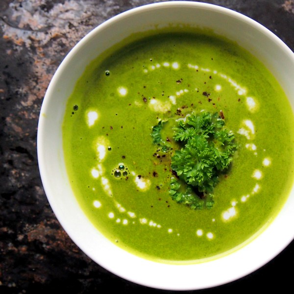 Luolamiehen hernesoppaa ”Viljattomalla kattauksella”