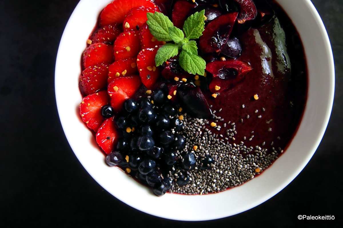 Mustikka-meloni smoothie bowl