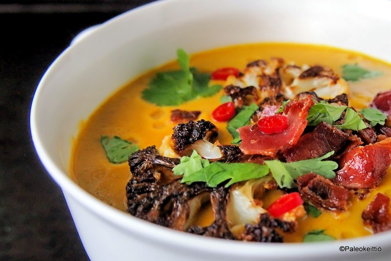 Mausteinen kukkakaalisosekeitto | TehoPaleo -reseptit 2/15
