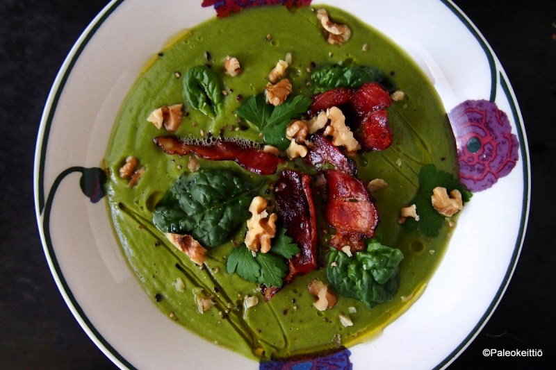 Helppo parsakaali-pinaattisosekeitto | paleokeittio.fi