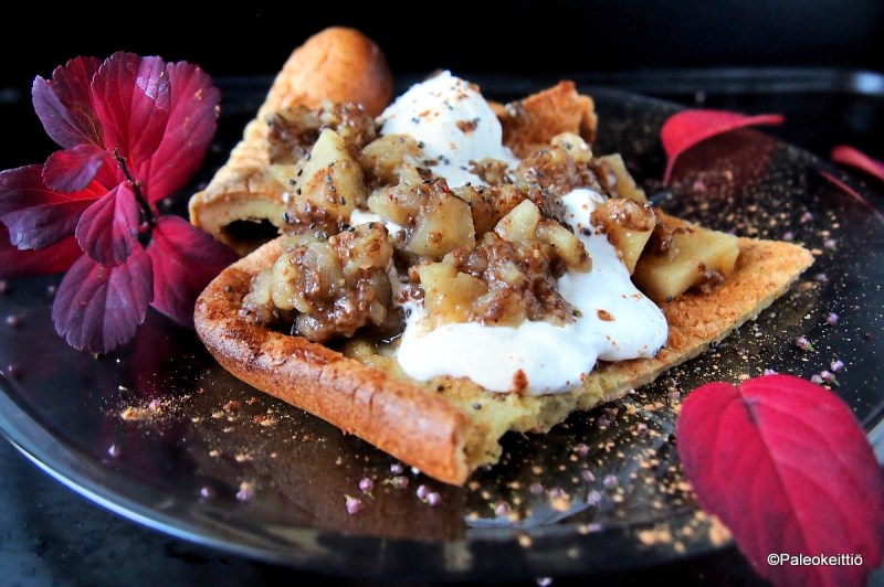 Uunipannukakkua kanelisella omenahillokkeella | TehoPaleo -reseptit 2/15