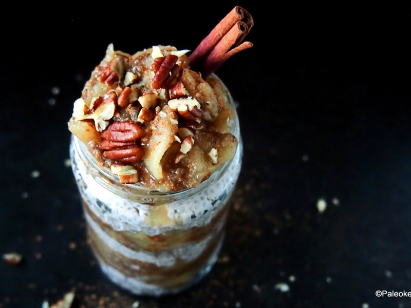 Aamun omenainen kerrosvanukas: Herkullinen tapa aloittaa päivä (jopa&nbsp;sängystä!)