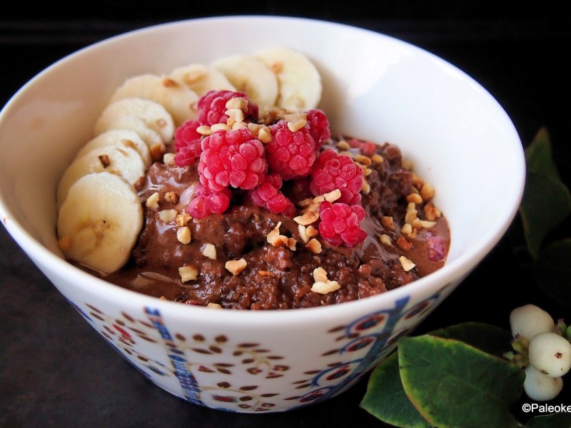 Suklainen puurokulho: Syötävän hyvää aamupalaa suklaanystävälle!