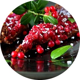 Syksyinen puolukka-kinuskipiirakka_opt