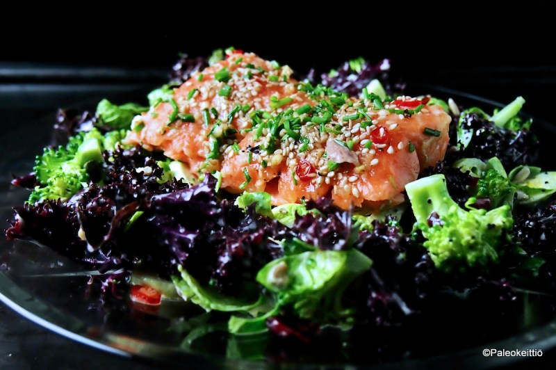 Lempeästi kypsytetty aasialainen uunilohi | TehoPaleo -reseptit 2/2015