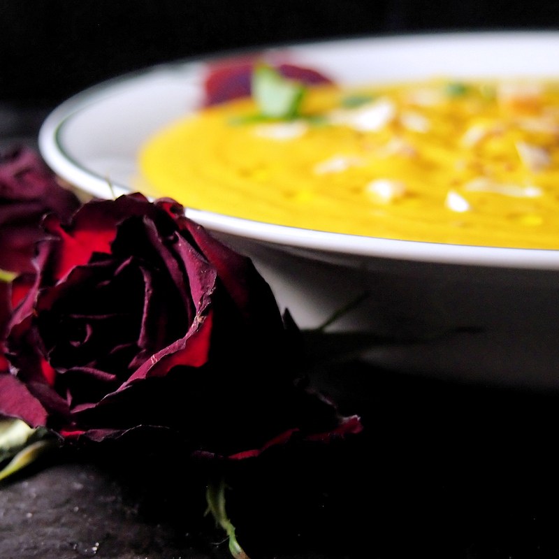 Kukkakaalin kruunajaiset: Marokkolainen sosekeitto vie kielen&nbsp;mennessään!