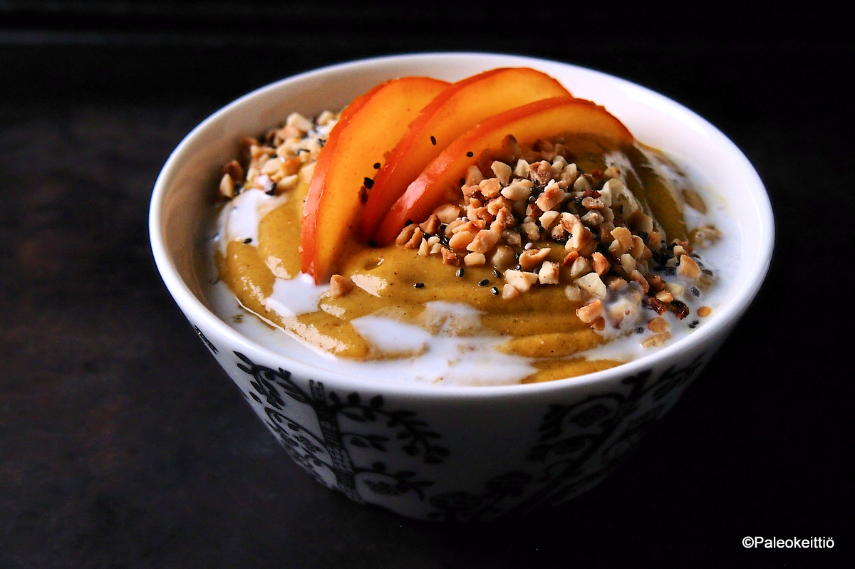 Piparkakulle maistuva hedelmäinen pirtelökuppi (+&nbsp;kurpitsasose)