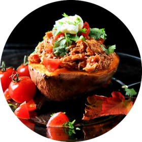 Uunibataatit nyhtökanatäytteellä_opt