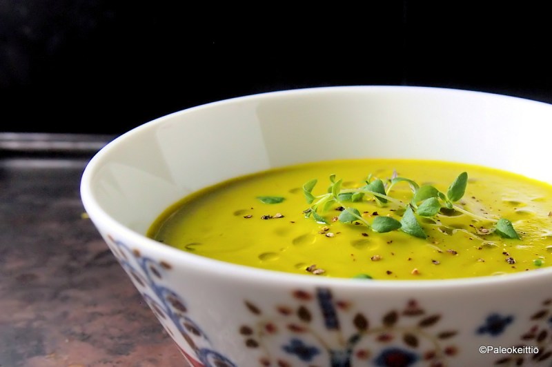 Pinaatilla terästetty bataattikeitto | paleokeittio.fi