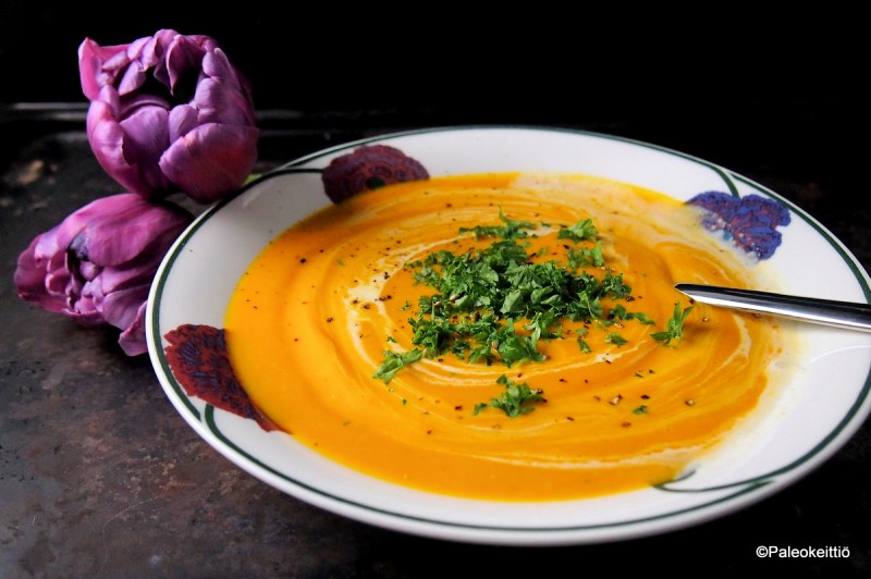 Thaimaalainen porkkanasosekeitto | paleokeittio.fi