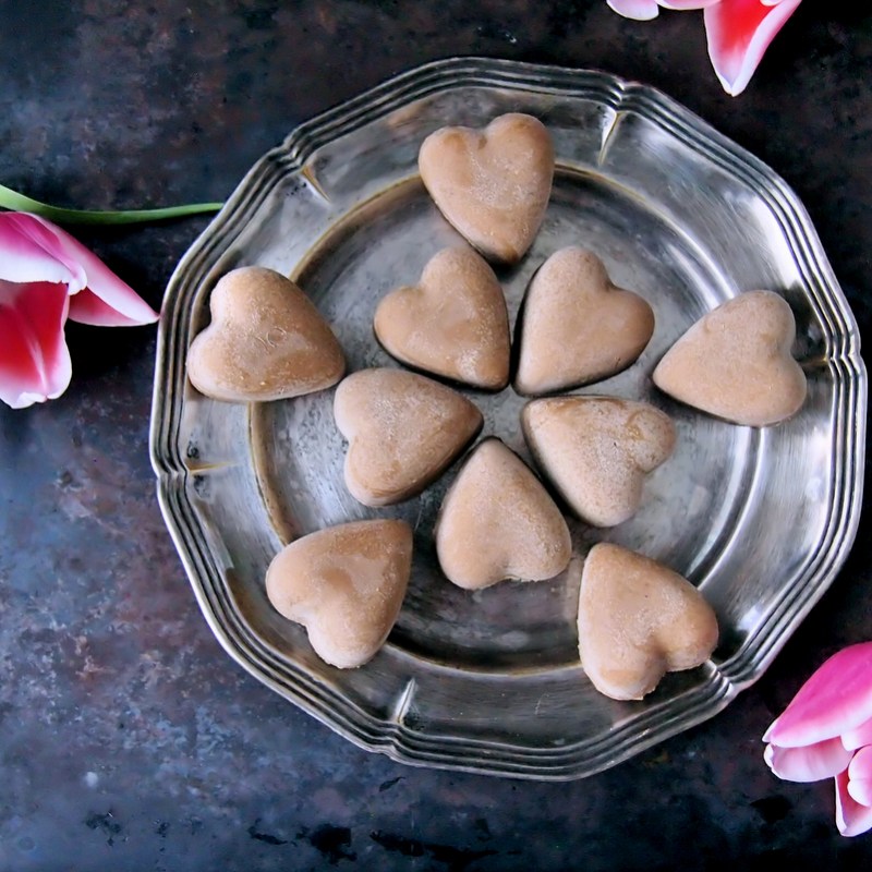 Ystävänpäivän pehmyttoffeet vadelmasydämellä