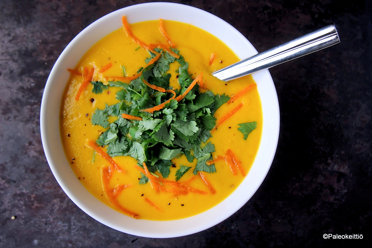 Aurinkoinen kukkakaalisosekeitto – Piristystä&nbsp;päivään!