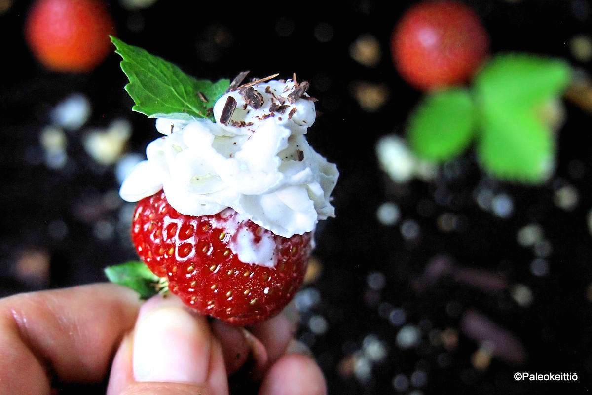 Mansikan makeaa, kookoksen kermaista… JUHANNUSTA!