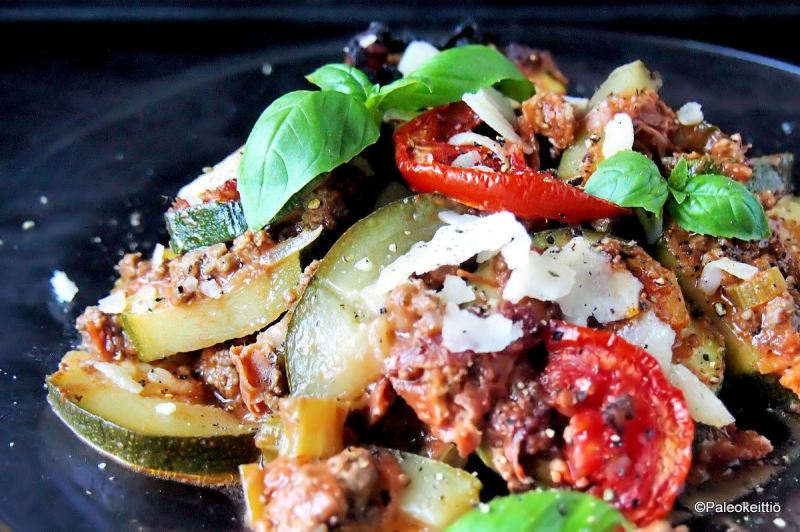 Uusintana tajuton kesäkurpitsavuoka - DeLuxe! | paleokeittio.fi