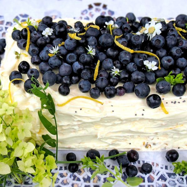 Kesäkurpitsa-sitruunakakku mustikoilla – Gluteeniton&nbsp;herkku!