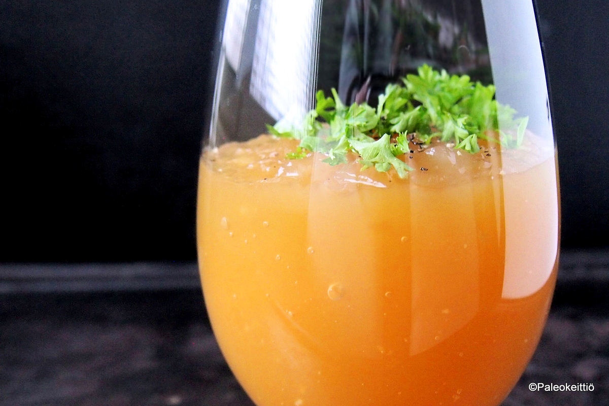 Kotitekoinen kanaliemi – Helppo&nbsp;perusresepti!