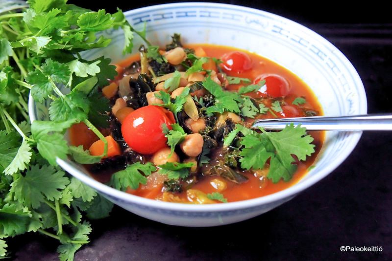 Mausteinen kikherne-kasviskeitto | paleokeittio.fi