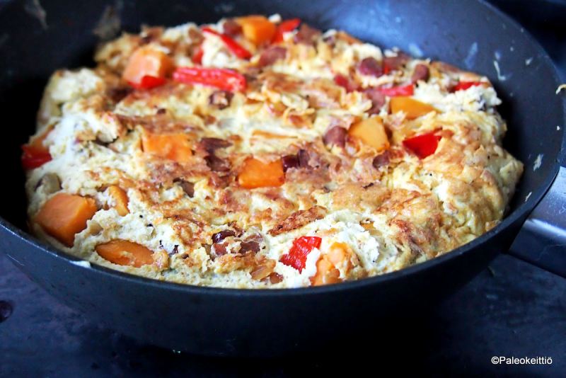 Espanjalainen bataattimunakas chorizolla | paleokeittio.fi