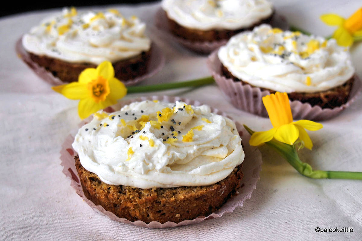 Mehevät porkkanakakkuleivokset sitruunakuorrutteella – Gluteeniton&nbsp;vappuherkku!