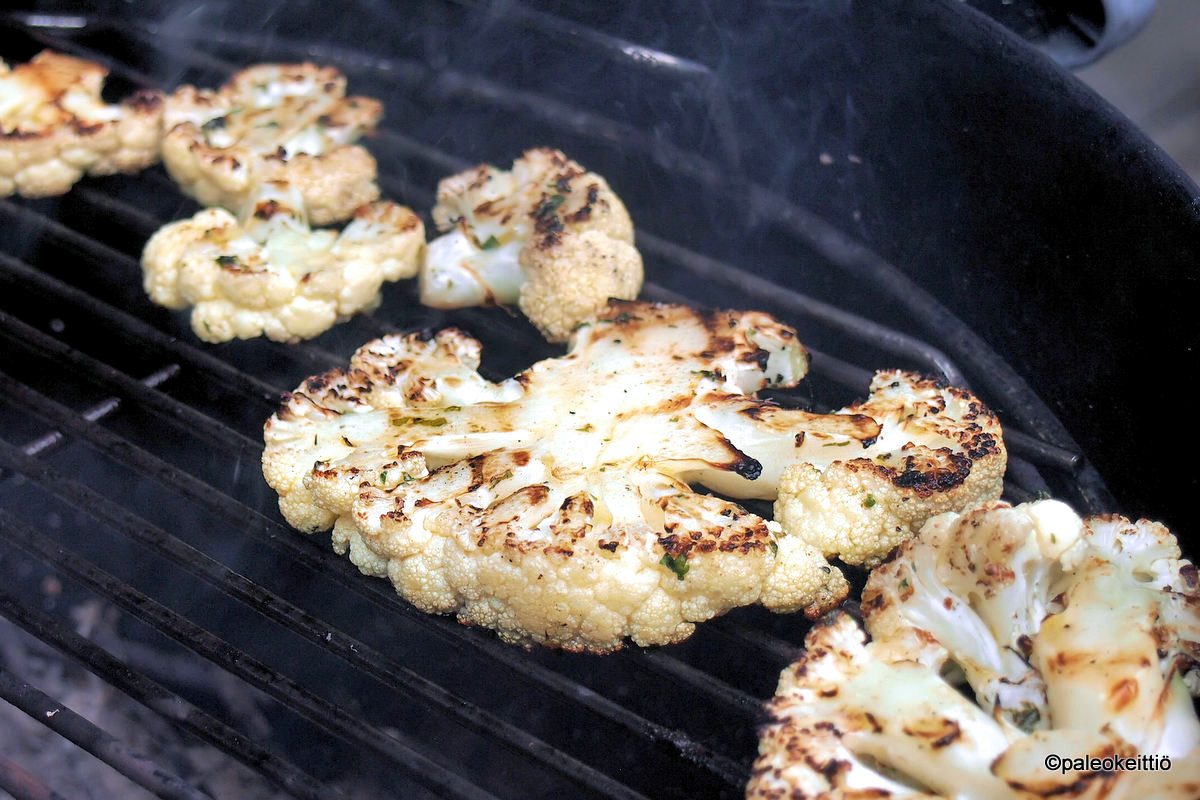 Chimichurria grillattuun kukkakaaliin