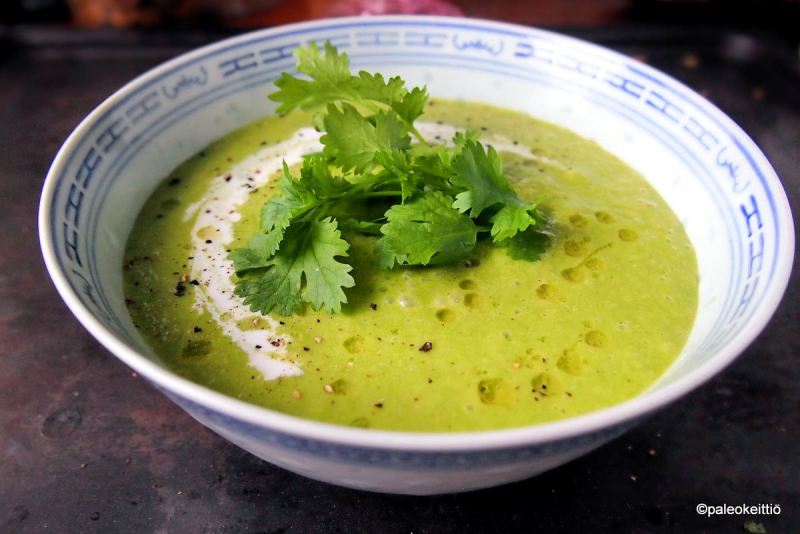 Kylmän kuuma kurkkugazpacho | paleokeittio.fi