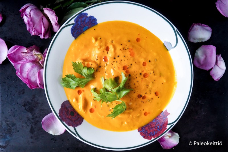 Kasvissosekeitto kanalla | paleokeittio.fi