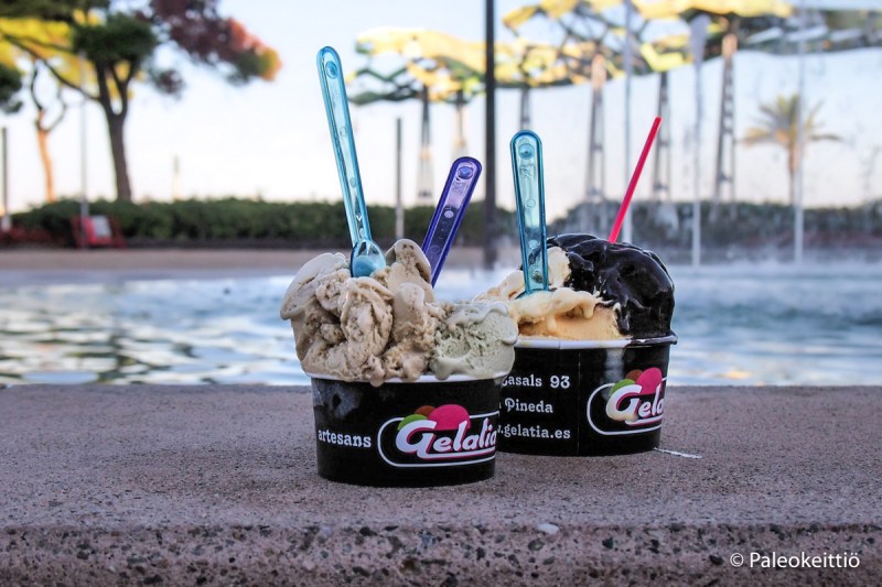 Jäätelöä La Pinedan suihkulähteellä