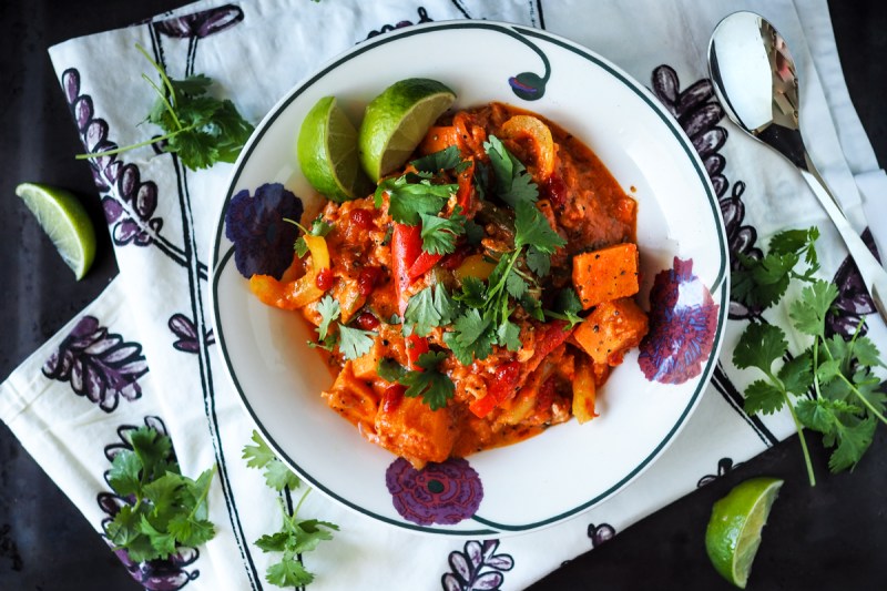 Lempeän mausteinen kalapata bataatilla | paleokeittio.fi