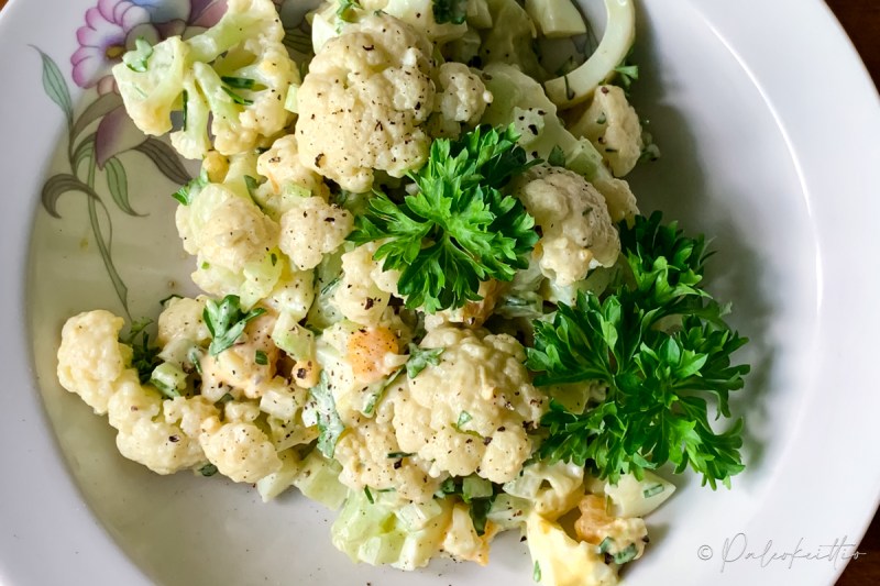 Kukkakaalisalaatti | paleokeittio.fi