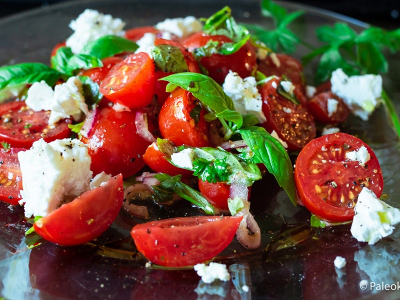 Helpot tomaattisalaatit italialaisittain ja tillillä – Kesän parhaat maut! (G,&nbsp;M)