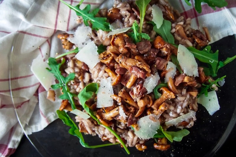 Sienirisotto pekonilla ja punaviinillä | paleokeittio.fi